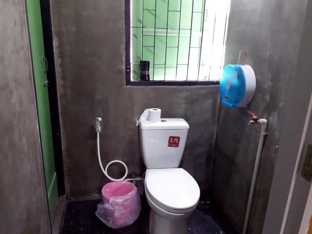 R-One 24/7 Hotel Bangkok Ngoại thất bức ảnh